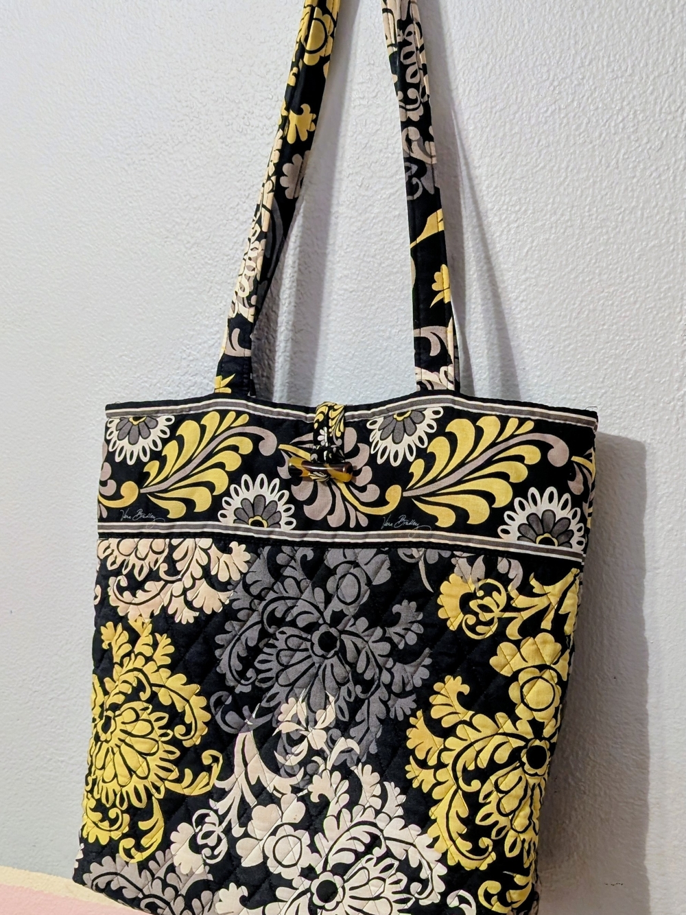 Vera Bradley Large Tote In B A R O Q U E Pattern